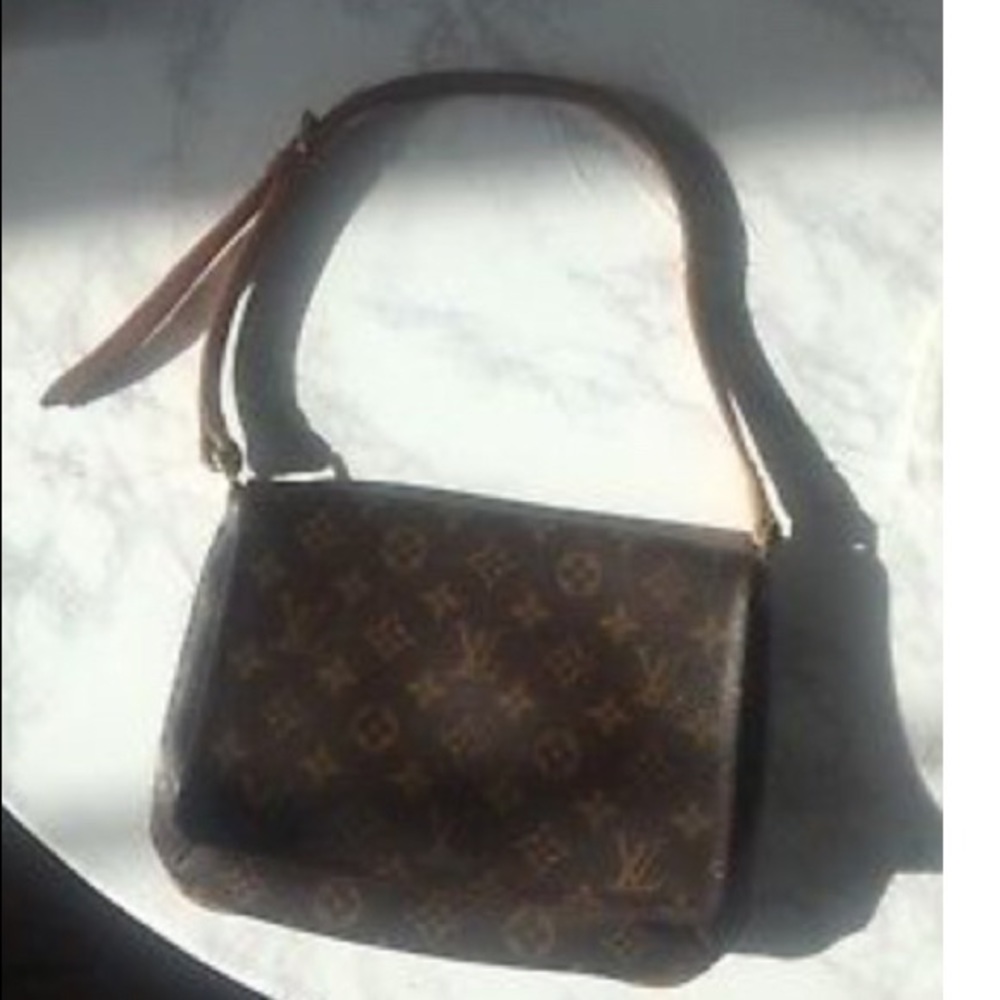 100% AUTHENTIC Louis Vuitton Musette Tango purse